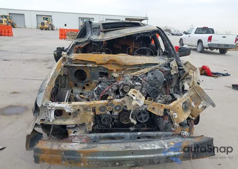 2006 Lincoln Town Car Signature Limited z USA, uszkodzony, nr VIN 1LNHM82W26Y622533